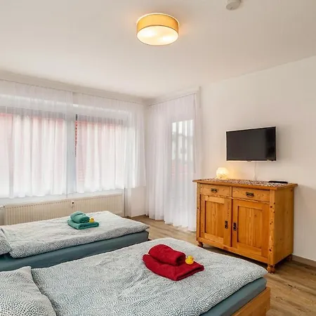 Am Enzufer Mit Balkon In Im Schwarzwald アパート *