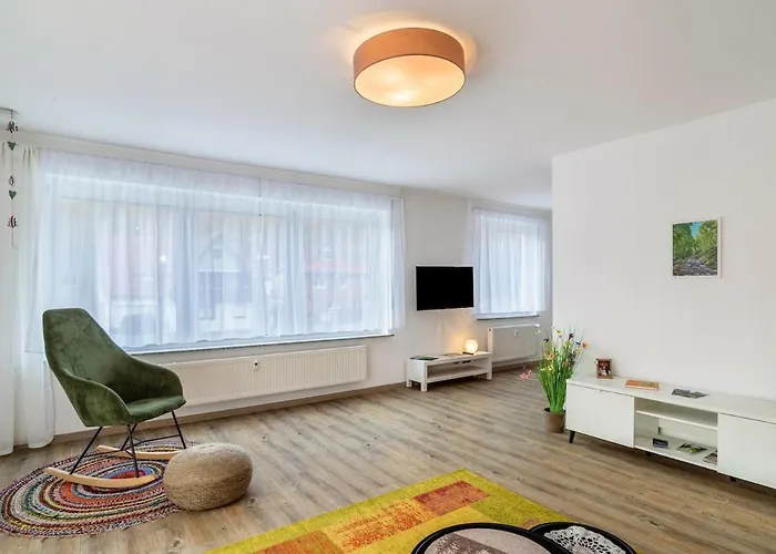 Am Enzufer Mit Balkon In Im Schwarzwald 公寓