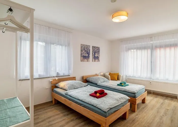 Am Enzufer Mit Balkon In Im Schwarzwald * 巴特维尔德巴德